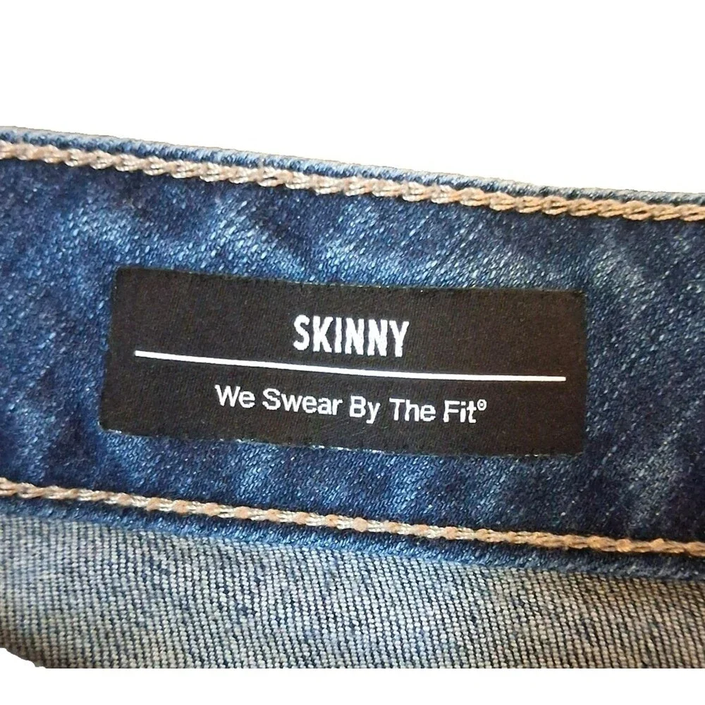Torrid Mid Rise Skinny Capri Denim Jeans Medium Wash Stretch Distressed Crop 18